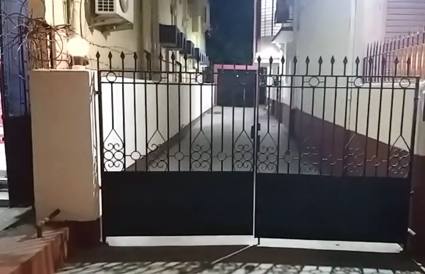 সল্টলেকে ব্যবসায়ীর বাড়িতে ঢুকে স্ত্রীকে মেরে লুঠ সল্টলেকে ব্যবসায়ীর বাড়িতে ঢুকে স্ত্রীকে মেরে লুঠ