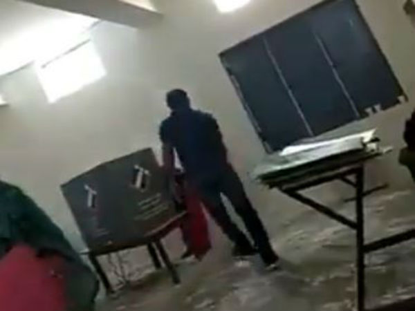 'পদ্ম ফুলে ভোট দিতে নির্দেশ'