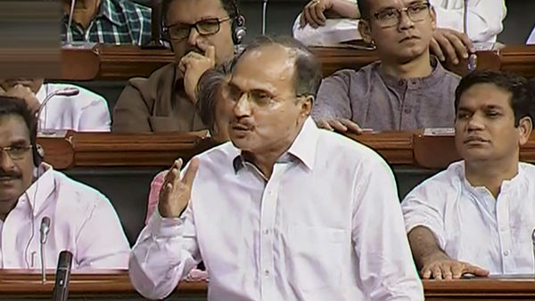 নরেন্দ্র দত্ত আর নরেন্দ্র মোদী, নৈব নৈব চ