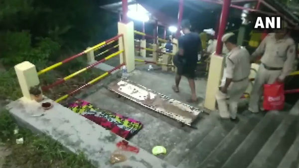 কামাক্ষ্যা মন্দিরের কাছে মহিলার মস্তকহীন দেহ উদ্ধার! তদন্তে অসম পুলিশ কামাক্ষ্যা মন্দিরের কাছে মহিলার মস্তকহীন দেহ উদ্ধার! তদন্তে অসম পুলিশ
