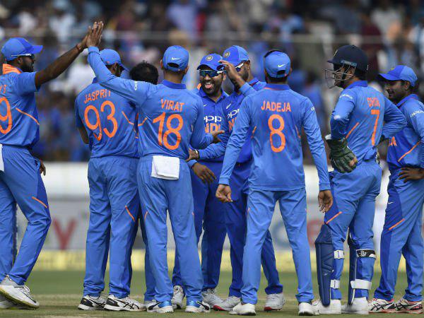 বিশ্বকাপে আবারও মুখোমুখি আর্চ রাইভাল ভারত-অস্ট্রেলিয়া, কার পাল্লা ভারী? বিশ্বকাপে আবারও মুখোমুখি আর্চ রাইভাল ভারত-অস্ট্রেলিয়া, কার পাল্লা ভারী?