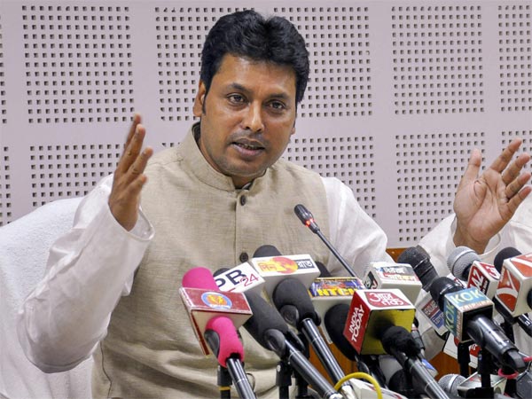 দল বিরোধীর কার্যকলাপের অভিযোগ