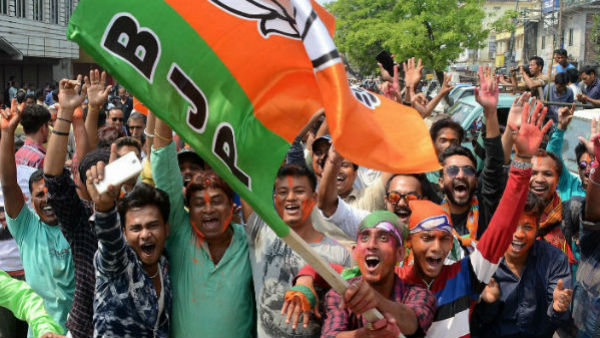 বাংলায় উত্তরপ্রদেশ মডেল! ‘এনকাউন্টারে’র হুঁশিয়ারি সায়ন্তনেরও বাংলায় উত্তরপ্রদেশ মডেল! ‘এনকাউন্টারে’র হুঁশিয়ারি সায়ন্তনেরও
