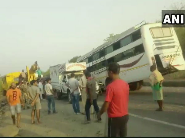 হাজারিবাগে বাসের সঙ্গে ট্রাকের মুখোমুখি সংঘর্ষ, মৃত ১১, জখম ২৫হাজারিবাগে বাসের সঙ্গে ট্রাকের মুখোমুখি সংঘর্ষ, মৃত ১১, জখম ২৫ হাজারিবাগে বাসের সঙ্গে ট্রাকের মুখোমুখি সংঘর্ষ, মৃত ১১, জখম ২৫হাজারিবাগে বাসের সঙ্গে ট্রাকের মুখোমুখি সংঘর্ষ, মৃত ১১, জখম ২৫