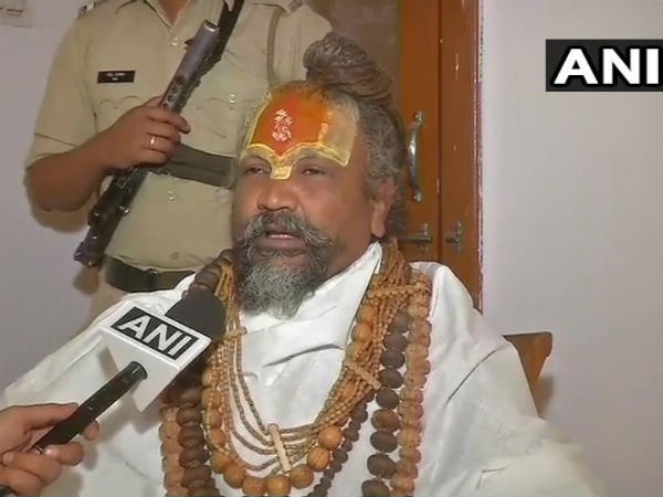 মধ্যপ্রদেশে কম্পিউটার বাবা সরকারী পদে যোগ দিয়েই চাইলেন হেলিকপ্টার! কেন জানেন মধ্যপ্রদেশে কম্পিউটার বাবা সরকারী পদে যোগ দিয়েই চাইলেন হেলিকপ্টার! কেন জানেন