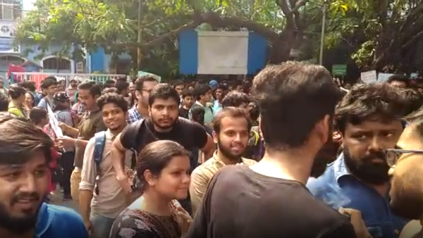 কোথায় বৈঠকের সম্ভাবনা?