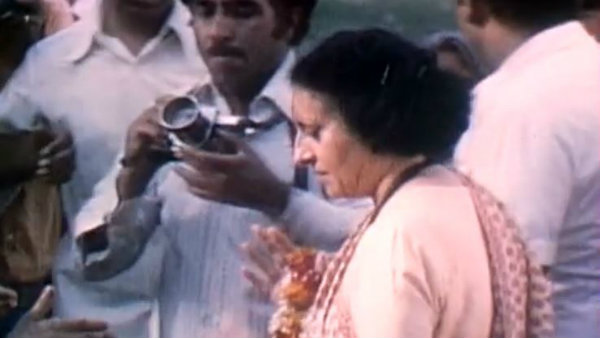 ইন্দিরা বাহাত্তরের নির্বাচন একাত্তরে করেছিলেন