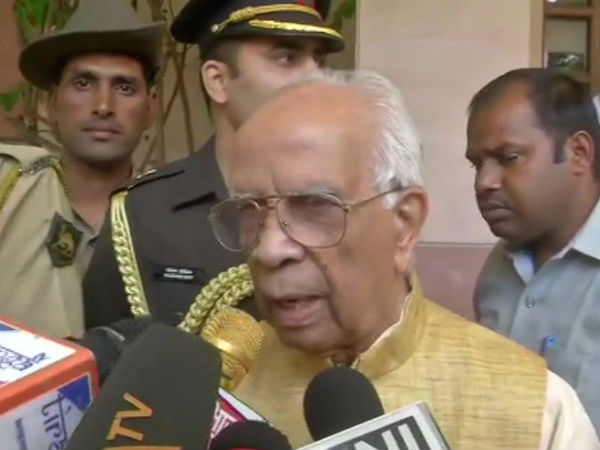 বসিরহাটকাণ্ডের পর দিল্লিতে রাজ্যপাল-প্রধানমন্ত্রী বৈঠক! বাড়ছে জল্পনা বসিরহাটকাণ্ডের পর দিল্লিতে রাজ্যপাল-প্রধানমন্ত্রী বৈঠক! বাড়ছে জল্পনা