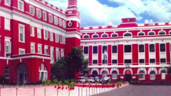 পুলিশ কমিশনারের ভর্ৎসনা! সরানো হল এনআরএস পুলিশ ফাঁসির ওসিকে পুলিশ কমিশনারের ভর্ৎসনা! সরানো হল এনআরএস পুলিশ ফাঁসির ওসিকে
