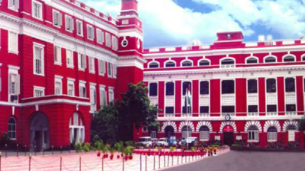 থানার মধ্যেই জাত তুলে মন্তব্য! কলকাতায় পুলিশ কর্মীর বিরুদ্ধে তদন্ত শুরু থানার মধ্যেই জাত তুলে মন্তব্য! কলকাতায় পুলিশ কর্মীর বিরুদ্ধে তদন্ত শুরু