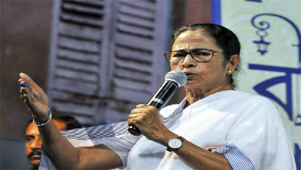 ফের মমতার হুঁশিয়ারি! কাটমানি বিরোধী আন্দোলন মনে করাচ্ছে বাম জমানাকে ফের মমতার হুঁশিয়ারি! কাটমানি বিরোধী আন্দোলন মনে করাচ্ছে বাম জমানাকে