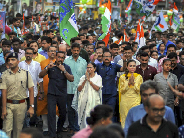 জয় শ্রীরাম স্লোগান নিয়ে কাজিয়া