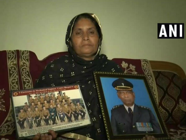 সেনাকর্মীকে বিদেশি তকমা, কেন্দ্রকে নোটিস পাঠাল হাইকোর্ট সেনাকর্মীকে বিদেশি তকমা, কেন্দ্রকে নোটিস পাঠাল হাইকোর্ট