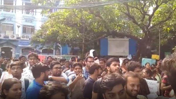 আন্দোলনকে উস্কানি দিচ্ছে বহিরাগতরা, দাবি আইএমএ সভাপতির আন্দোলনকে উস্কানি দিচ্ছে বহিরাগতরা, দাবি আইএমএ সভাপতির