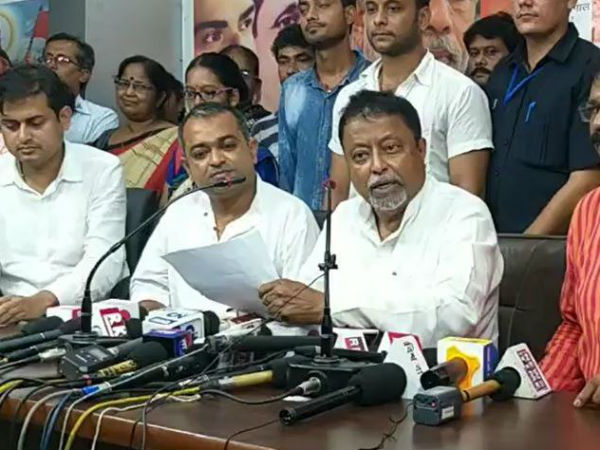 বিজেপি এবার টালিগঞ্জ পাড়ায় থাবা বসাতে চলেছে ! প্রদীপ ধরের পদ্মশিবিরে যোগদানে কোন ইঙ্গিত বিজেপি এবার টালিগঞ্জ পাড়ায় থাবা বসাতে চলেছে ! প্রদীপ ধরের পদ্মশিবিরে যোগদানে কোন ইঙ্গিত