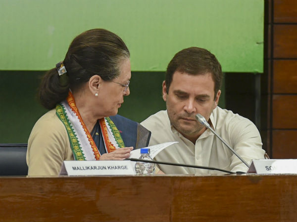 সোনিয়া-রাহুলকে জেলে ঢোকাতে পারলেন না তো! বিস্ফোরক অধীর সোনিয়া-রাহুলকে জেলে ঢোকাতে পারলেন না তো! বিস্ফোরক অধীর