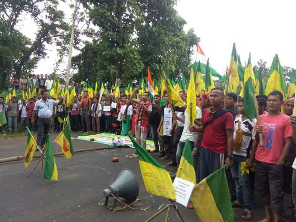 শেষ পর্যন্ত ধর্ষিতাকে বিয়ে! ভুল বোঝাবুঝির অবসান, বলেন বিজেপি সমর্থক বিধায়ক শেষ পর্যন্ত ধর্ষিতাকে বিয়ে! ভুল বোঝাবুঝির অবসান, বলেন বিজেপি সমর্থক বিধায়ক