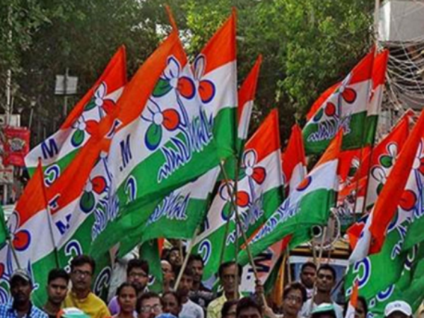 তৃণমূলের জরুরি বৈঠকে উল্টো দাবি