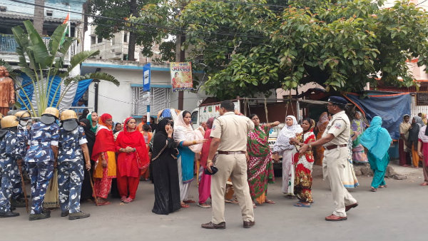 ভাটপাড়ায় শান্তি বজায় রাখার আবেদন মুখ্যসচিবের, জারি ১৪৪ ধারা ভাটপাড়ায় শান্তি বজায় রাখার আবেদন মুখ্যসচিবের, জারি ১৪৪ ধারা