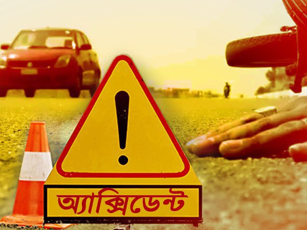 ফাটল চাকা! দুর্ঘটনার কবলে মমতার সরকারের প্রভাবশালী মন্ত্রীর গাড়ি ফাটল চাকা! দুর্ঘটনার কবলে মমতার সরকারের প্রভাবশালী মন্ত্রীর গাড়ি