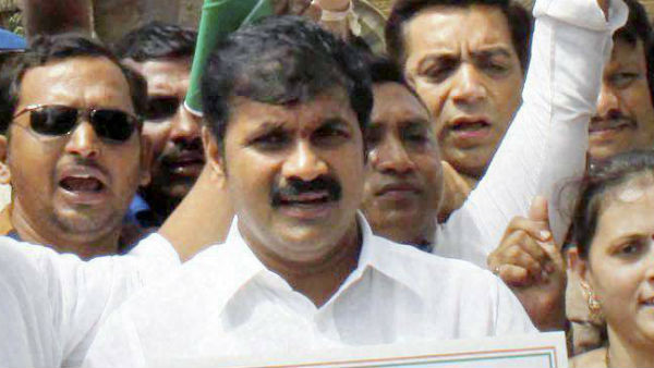সামনেই মহারাষ্ট্র বিধানসভা ভোট, তার আগেই ঘর ভাঙল এনসিপির সামনেই মহারাষ্ট্র বিধানসভা ভোট, তার আগেই ঘর ভাঙল এনসিপির