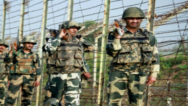 মালদহ সীমান্তে লাল সতর্কতা! বিএসএফ ও বিবিজির সঙ্গে জঙ্গিদের সংঘর্ষ, খবর ভাইরাল সোশ্যাল মিডিয়ায় মালদহ সীমান্তে লাল সতর্কতা! বিএসএফ ও বিবিজির সঙ্গে জঙ্গিদের সংঘর্ষ, খবর ভাইরাল সোশ্যাল মিডিয়ায়