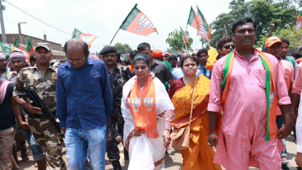 ভারতী, সায়ন্তনের নেতৃত্বে কেশপুর থানার সামনে বিক্ষোভ বিজেপির ভারতী, সায়ন্তনের নেতৃত্বে কেশপুর থানার সামনে বিক্ষোভ বিজেপির