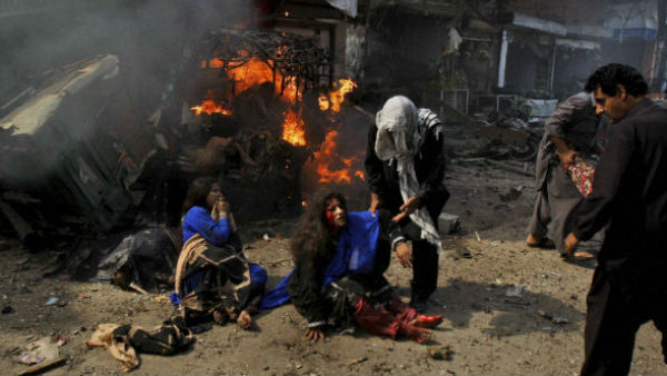 পাকিস্তানের ডেরা ইসমাইল খান জেলায় ভয়াবহ বিস্ফোরণ! মৃত ৩,আহত ৭ পাকিস্তানের ডেরা ইসমাইল খান জেলায় ভয়াবহ বিস্ফোরণ! মৃত ৩,আহত ৭