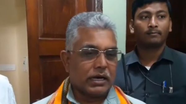 প্রতিদিনই মালা দিতে হয়! কান্নায় ভেঙে পড়লেন বিজেপির রাজ্য সভাপতি দিলীপ ঘোষ প্রতিদিনই মালা দিতে হয়! কান্নায় ভেঙে পড়লেন বিজেপির রাজ্য সভাপতি দিলীপ ঘোষ