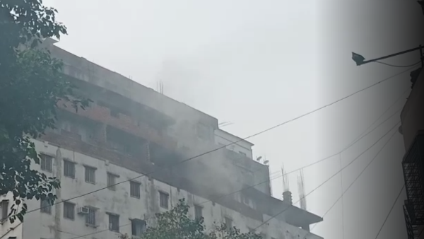 ফের আগুন নন্দরাম মার্কেটে, ঘটনাস্থলে দমকলের ৬টি ইঞ্জিন ফের আগুন নন্দরাম মার্কেটে, ঘটনাস্থলে দমকলের ৬টি ইঞ্জিন