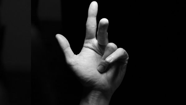 বাঁহাতিরা ভুল করতে অপছন্দ করেন !