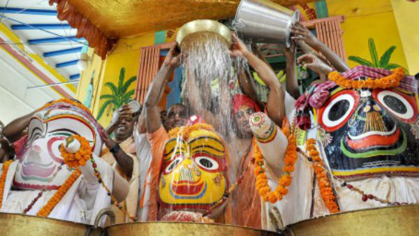 কৃষ্ণ বলরাম বেশ