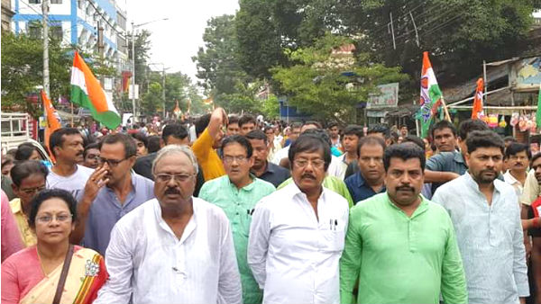 কাঁচরাপাড়া বাপ-ছেলের নয়, খোঁচা জ্যোতিপ্রিয়র কাঁচরাপাড়া বাপ-ছেলের নয়, খোঁচা জ্যোতিপ্রিয়র