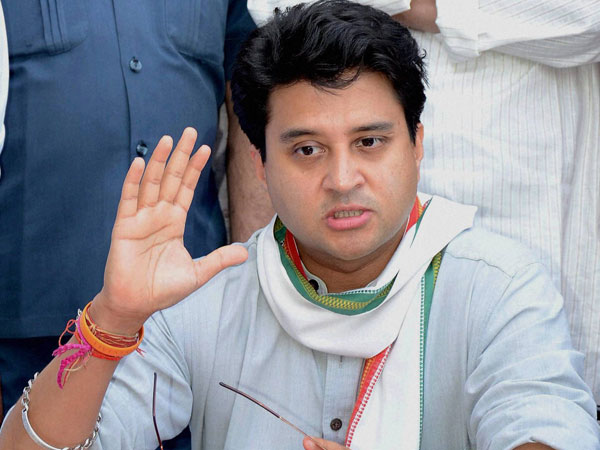 দুর্ঘটনায় প্রয়াত উন্নাওয়ের নির্যাতিতা! এ কী টুইট করলেন সিন্ধিয়া দুর্ঘটনায় প্রয়াত উন্নাওয়ের নির্যাতিতা! এ কী টুইট করলেন সিন্ধিয়া