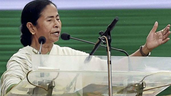 ‘বিজেপিতে টানতে ২ কোটির অফার বিধায়কদের, সঙ্গে উপঢৌকন পেট্রোল পাম্প’ ‘বিজেপিতে টানতে ২ কোটির অফার বিধায়কদের, সঙ্গে উপঢৌকন পেট্রোল পাম্প’