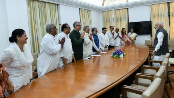 আক্রান্ত ২৩ পরিবারকে নিয়ে দিল্লিতে গণশুনানি বিজেপির, প্রশ্নে বাংলার আইনশৃঙ্খলা আক্রান্ত ২৩ পরিবারকে নিয়ে দিল্লিতে গণশুনানি বিজেপির, প্রশ্নে বাংলার আইনশৃঙ্খলা