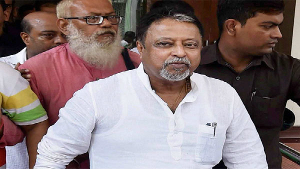 চার্জশিটে নাম নেই মুকুলের