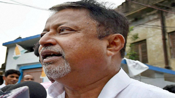 ভাটপাড়ায় গণ্ডগোলের পিছনে মমতাই! শান্তির জন্য মুকুল দিলেন উপদেশ ভাটপাড়ায় গণ্ডগোলের পিছনে মমতাই! শান্তির জন্য মুকুল দিলেন উপদেশ