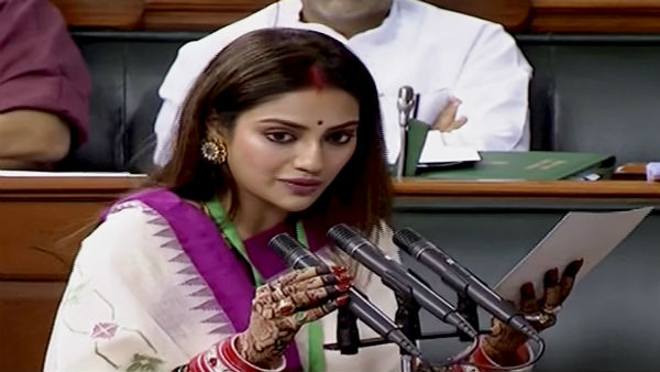 তিন তালাক বিল : মোদীর মাস্টারস্ট্রোক নিয়ে কী ভাবছেন নুসরত তিন তালাক বিল : মোদীর মাস্টারস্ট্রোক নিয়ে কী ভাবছেন নুসরত