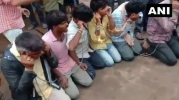 দড়ি দিয়ে বেঁধে, কান ধরে বলানো হল গৌমাতা কী জয়! নেপথ্যে কোন ঘটনা, ভিডিও প্রকাশ্যে দড়ি দিয়ে বেঁধে, কান ধরে বলানো হল গৌমাতা কী জয়! নেপথ্যে কোন ঘটনা, ভিডিও প্রকাশ্যে