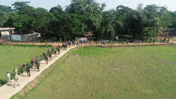 রাজনৈতিক সংঘর্ষে উত্তপ্ত মেদিনীপুরে সেনা-পুলিশি টহল এলাকায় রাজনৈতিক সংঘর্ষে উত্তপ্ত মেদিনীপুরে সেনা-পুলিশি টহল এলাকায়