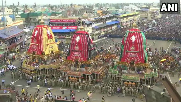 পুরী ধামে কড়া নিরাপত্তায় শুরু রথ যাত্রা, জেনে নিন রথয়াত্রার কিছু অজানা তথ্য পুরী ধামে কড়া নিরাপত্তায় শুরু রথ যাত্রা, জেনে নিন রথয়াত্রার কিছু অজানা তথ্য