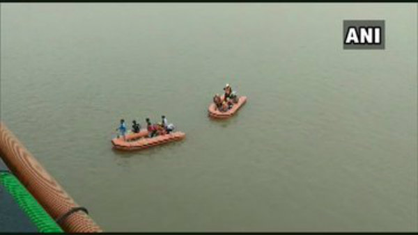 নদীর ওপর ব্রিজ থেকে নিখোঁজ