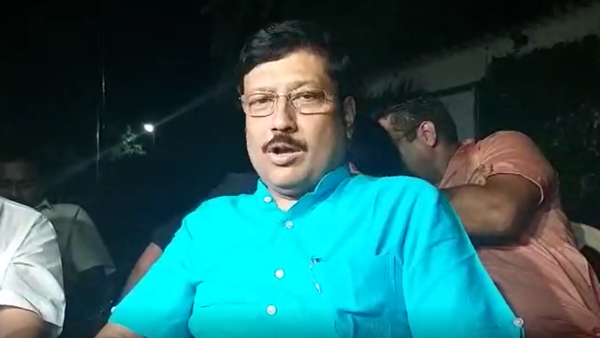 জাপান, অস্ট্রেলিয়ার পর এবার ইউরোপে বেড়াতে যাচ্ছেন সব্যসাচী! রাজনৈতিক চাপ প্রসঙ্গে মুখ খুললেন নিজেই জাপান, অস্ট্রেলিয়ার পর এবার ইউরোপে বেড়াতে যাচ্ছেন সব্যসাচী! রাজনৈতিক চাপ প্রসঙ্গে মুখ খুললেন নিজেই