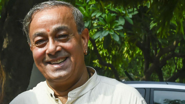 কংগ্রেস ছাড়লেন গান্ধী পরিবারের ঘনিষ্ঠ সঞ্জয় সিং কংগ্রেস ছাড়লেন গান্ধী পরিবারের ঘনিষ্ঠ সঞ্জয় সিং