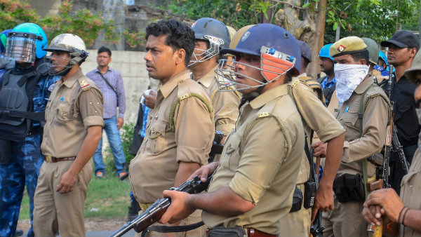 ইমামকে জোর করে জয় শ্রীরাম বলানোর চেষ্টা, গ্রেফতার ১২ ইমামকে জোর করে জয় শ্রীরাম বলানোর চেষ্টা, গ্রেফতার ১২