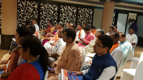 দুর্গাপুরে চিন্তন শিবিরের ফাঁকে গোষ্ঠীদ্বন্দ্ব! দুদলের সংঘর্ষ দুর্গাপুরে চিন্তন শিবিরের ফাঁকে গোষ্ঠীদ্বন্দ্ব! দুদলের সংঘর্ষ