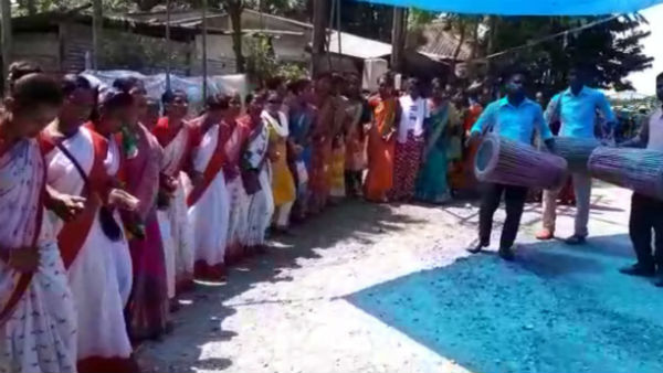 জলপাইগুড়ির আদিবাসীরা একরাশ অভিযোগ করলেন সরকারের বিরুদ্ধে জলপাইগুড়ির আদিবাসীরা একরাশ অভিযোগ করলেন সরকারের বিরুদ্ধে
