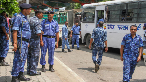 জঙ্গিহানার আশঙ্কা, এয়ারলিফ্টে সরানো হল ৬১২৬ জনকে জঙ্গিহানার আশঙ্কা, এয়ারলিফ্টে সরানো হল ৬১২৬ জনকে