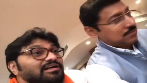 মোদীর ক্লাসের ফাঁকেই বিজেপি সাংসদরা মাতলেন কিশোরের গানে মোদীর ক্লাসের ফাঁকেই বিজেপি সাংসদরা মাতলেন কিশোরের গানে